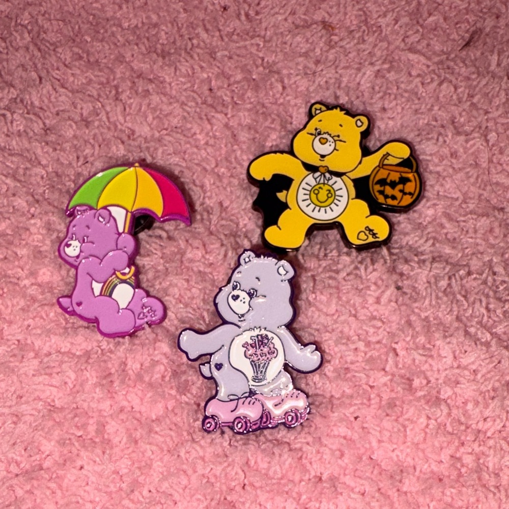 Care Bears Pin Set